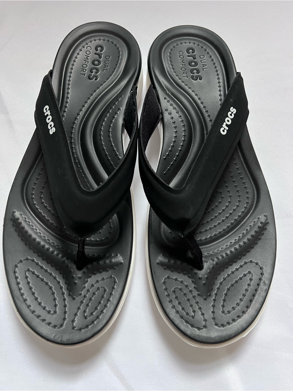 Crocs Black Dual Comfort Flip Flop Sandals – Like New - Picture 9 of 9
